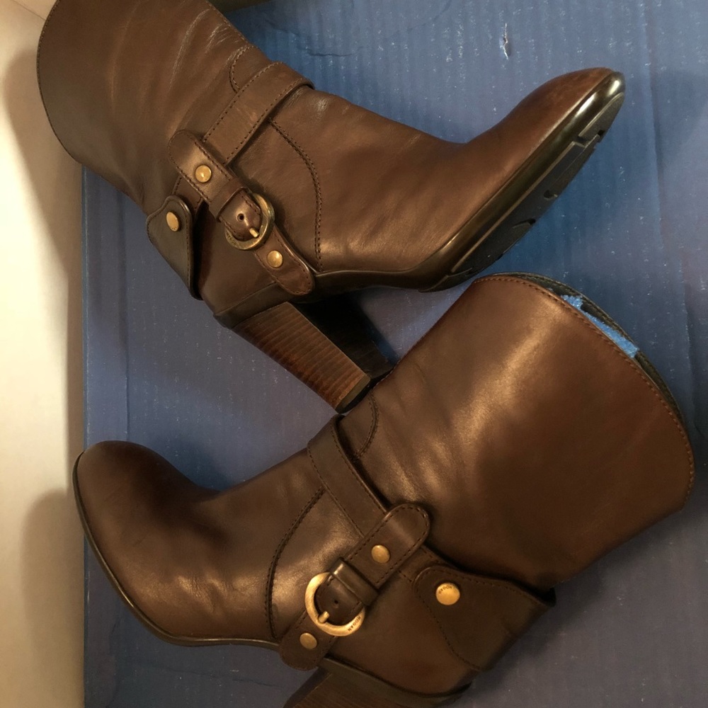 Hogan Leather WM’s Boots w/Gold Hardware Size 8.5